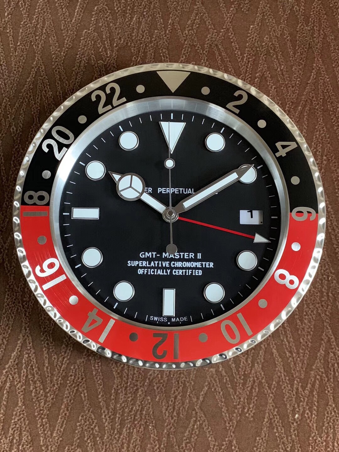 R Classic GMT Wall Clock Black-Red Bezel Biggest - Click Image to Close